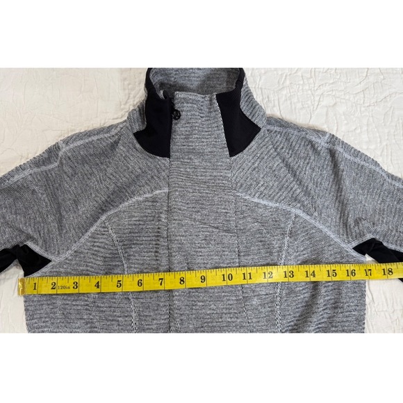 Lululemon Grey Mock Neck Zip Up Athletic Pullover Top Size 6 Women's #1/7.50 - Picture 6 of 7